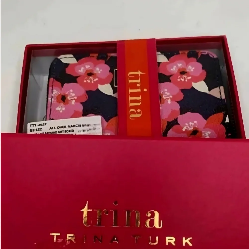Trina Turk NWT Bold Floral Pink & Black Wallet